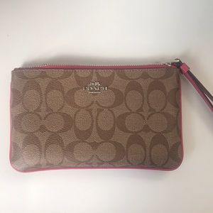 NEW! COACH Corner Zip Wristlet, Small Clutch